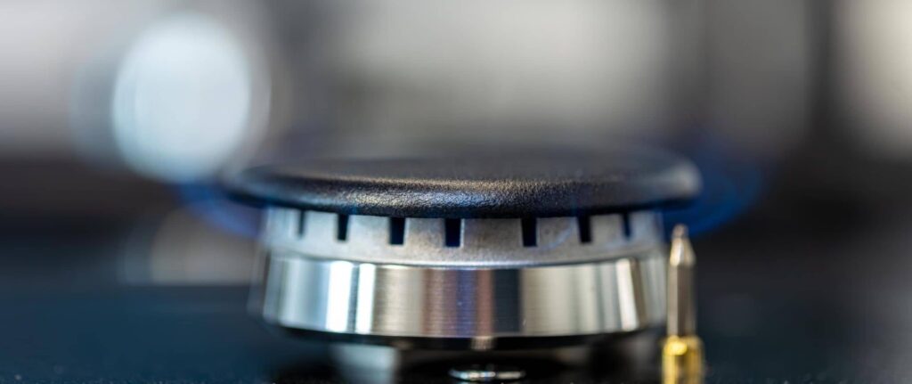 api kompor gas berwarna biru