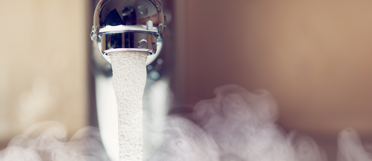 Suministro de agua caliente: mantenimiento y control | Ariston