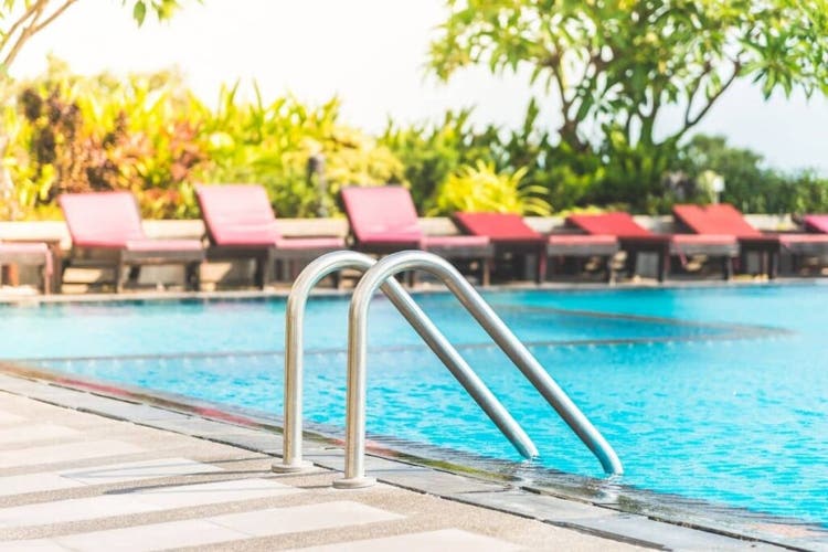 Kolam renang resort