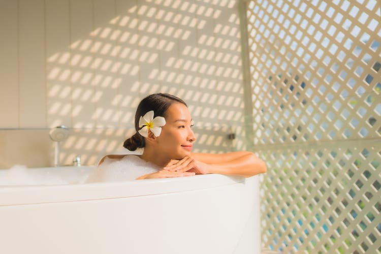 Tips dan Inspirasi Mengubah Kamar Mandi Anda Menjadi Oase Spa Pribadi