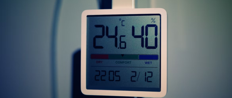 Termometer digital di dalam rumah