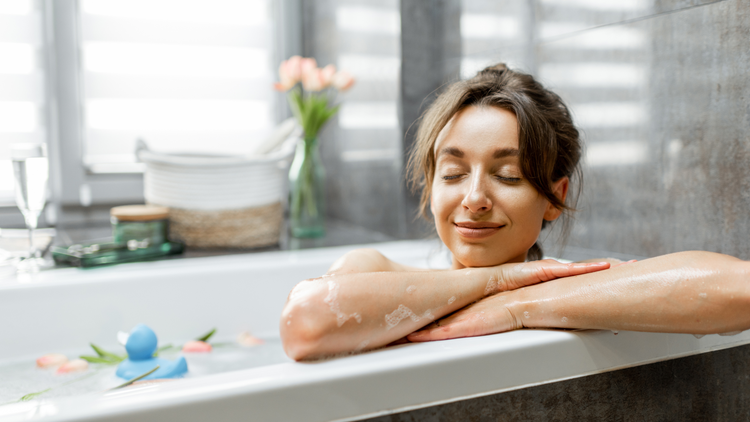 Tips dan Trik Mandi Air Hangat untuk Menyegarkan Pikiran dan Mengurangi Stres
