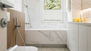 5 Item ini Wajib Tersedia Di Dalam Desain Kamar Mandi Minimalis 2×3