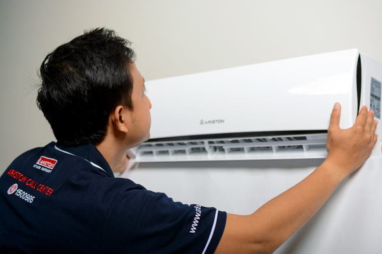 7 Langkah Mudah Membersihkan AC Sendiri: Dingin Maksimal & Hemat Biaya Service