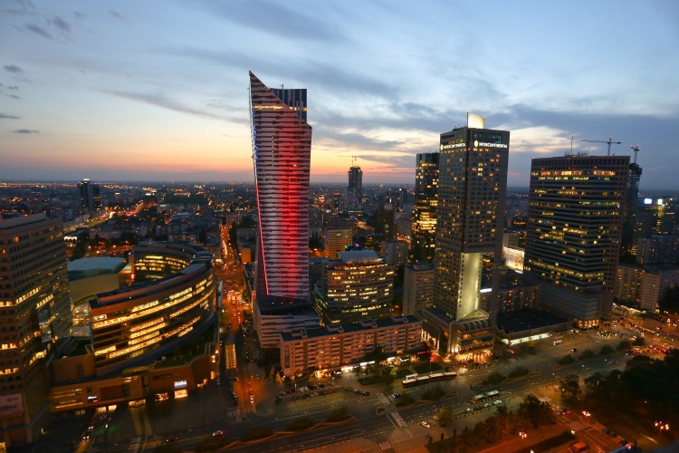 Warszawa a pompy ciepła – jak uzyskać dotację z programu Czyste Powietrze?