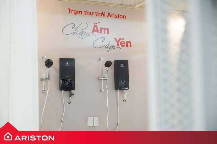 Máy nước nóng trực tiếp Ariston
