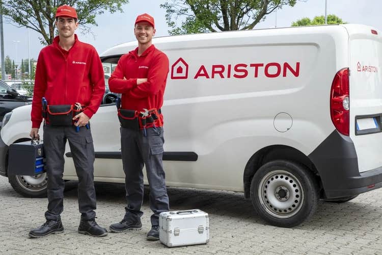 Liên hệ Ariston khi cần lắp đặt van an toàn máy nước nóng
