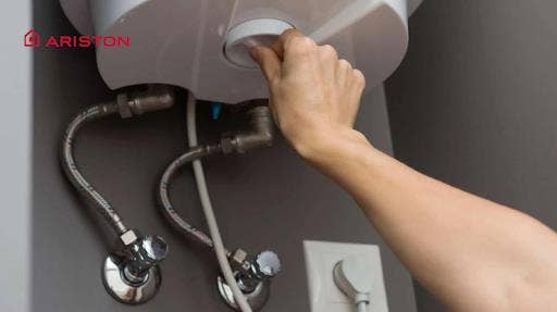 Máy nước nóng gián tiếp không nóng do hỏng rơ-le nhiệt