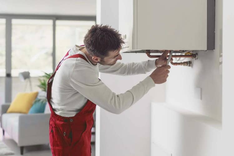 Tầm quan trọng của việc làm sạch máy nước nóng định kỳ