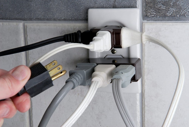 Bình nóng lạnh tự ngừng hoạt động khi điện quá tải