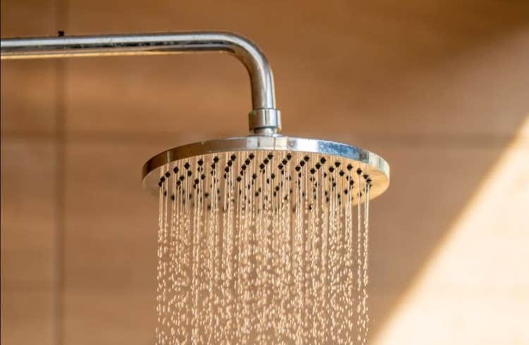 Mất nguồn điện làm bình nóng lạnh bật không nóng